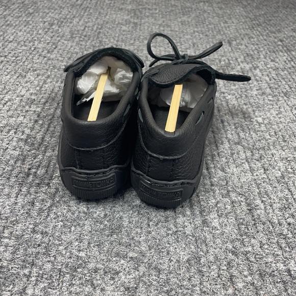 Minnetonka Women’s Moosehide Classic Moccasins (2926) - Picture 3 of 8